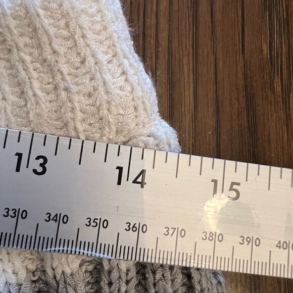 Le Ali’s Collection super soft knit sweater shorts. Size M. - Picture 5 of 7